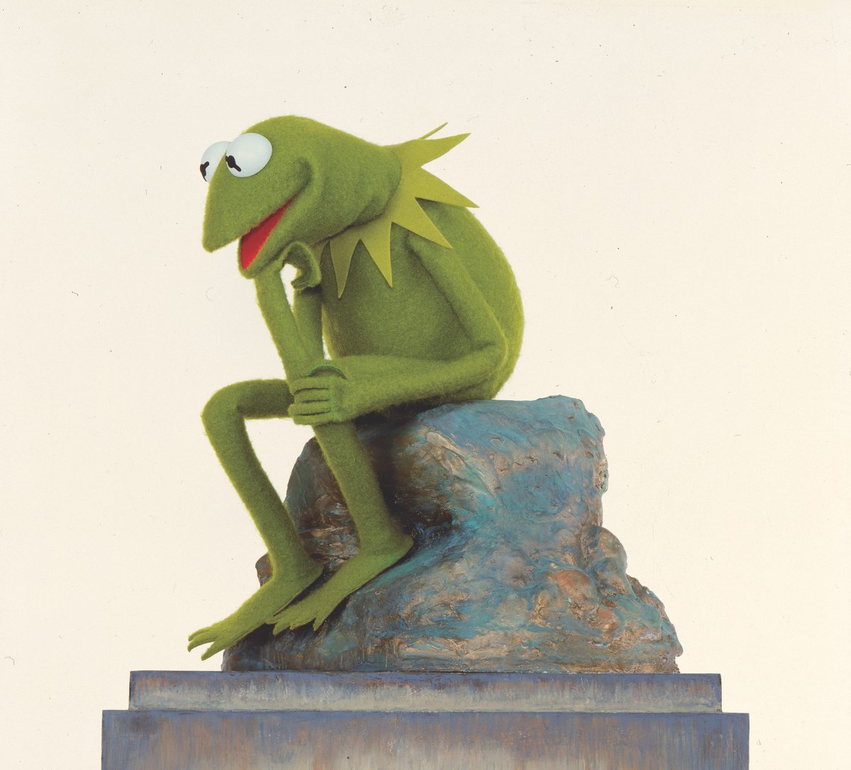 KermitTheFrog's tweet photo. I love finding a nice, quiet spot to stop and think for a while. You should try it sometime! If you're lucky, someone might be inspired to carve your likeness in bronze! https://t.co/Y0B7AXLVp8
