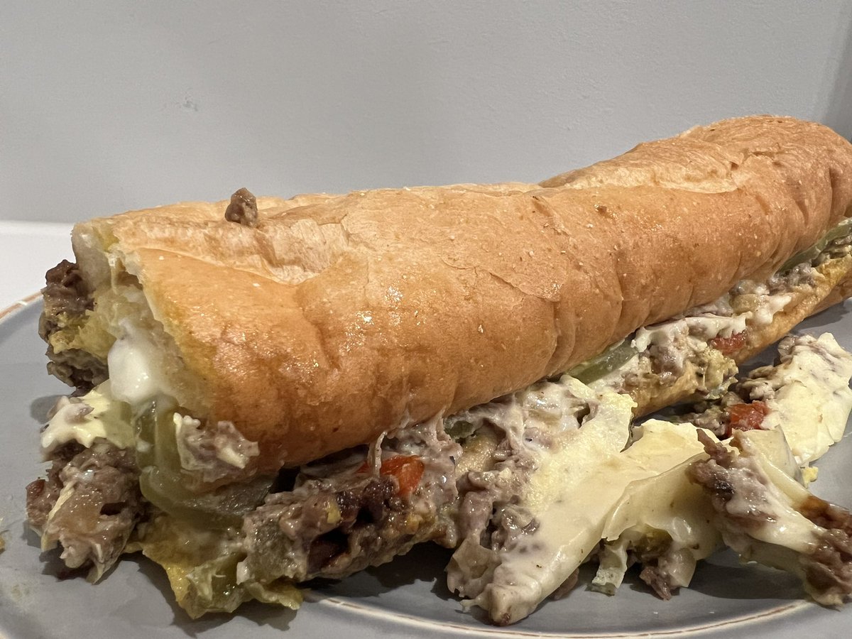 BomberSouth's tweet photo. Thanks @capriottis for mkng this right! They remade the sndwich and made sure it was perfect. They even dscssd this being a great training opp for their staff. Wish more establishments would treat customers like you! #Thankful #fastfood #customerexperience #CustomerAppreciation https://t.co/Lz7hVebaNy