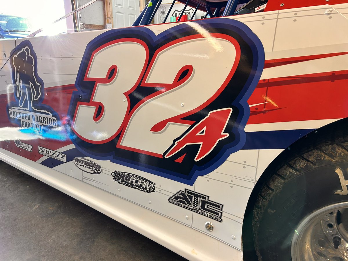 BPGConline's tweet photo. The 32a Rocket car of Robert Starrett is the first to roll out of the shop this wk! Great folks to work for, we appreciate them being loyal customers/friends of our crew. Good luck this season!!! #Wewrapityourockit #dirtlatemodel #rocketchassis #mutoh #fellers #wewrapitnation https://t.co/BDNcU5SMm0