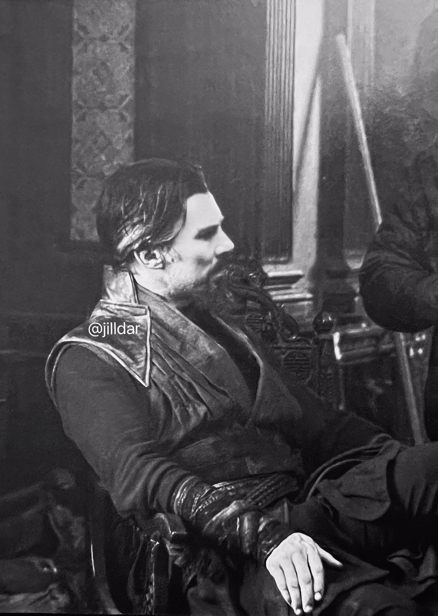 JilldarB's tweet photo. New images of #DoctorStrange the behind the scenes from #MultiverseOfMadness book 
#BenedictCumberbatch https://t.co/eXiFRK01G8