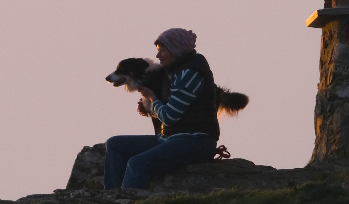 Kernow_Life's tweet photo. #Valentines day We spent late afternoon onwards near @CapeCornwallCW . My lovely wife & our #Bordercollie "Flynn" sat beside the #ChimneyStack watching the #sunset , General De Gaulle lying in his bath looked up at the sky, watching #Venus & #Jupiter appear as the sky darkened https://t.co/E1p6HhcqUu