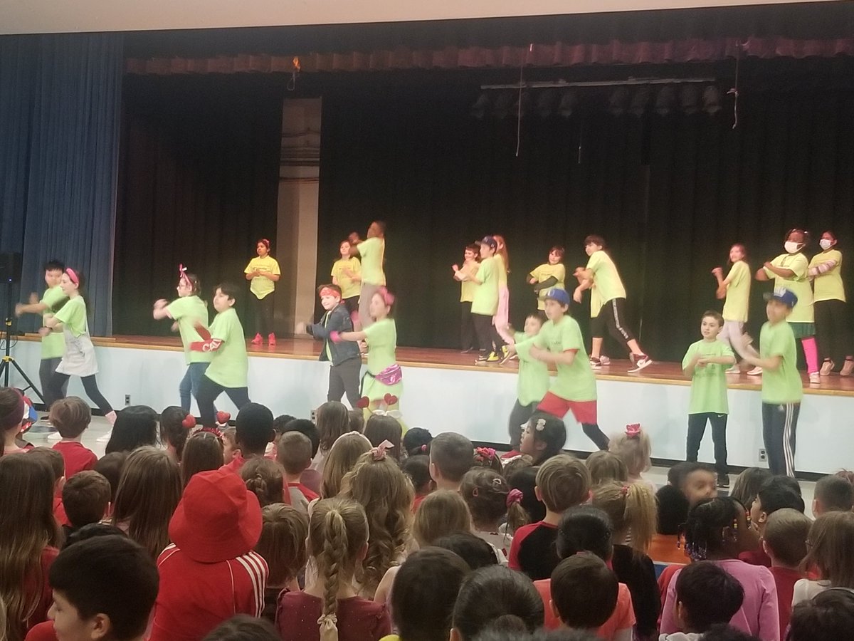 Another shot of our <a href="/LathamRidge/">Latham Ridge ES</a> 5th graders showing an appreciation for all things Footloose and Gloria Estefan. #engagingeducation
