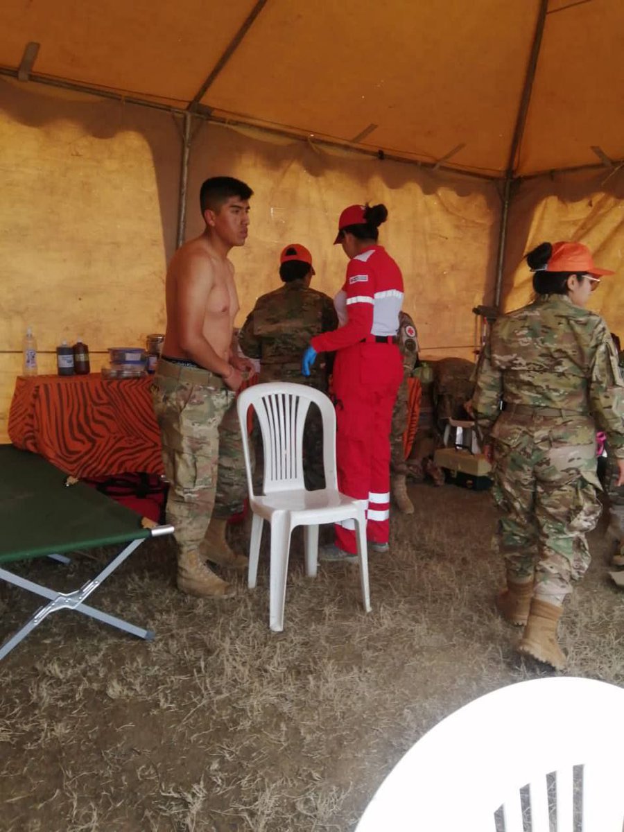 CruzRojaCbba's tweet photo. Nuestros voluntarios, visitaron San Benito y prestaron servicios de atención prehospitalaria 🚑 a los paracaidistas de la Fuerza Área y ejército del "Centro de Instrucción de Tropas Especiales" (CITE)

#APH
#CruzRojaBolivianaFilialCochabamba https://t.co/djmpSxRODL