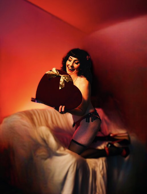 Happy Valentine&rsquo;s Day my LOVES 🥀 https://t.co/K3OtgewJwi<a href="/tag/mvsales"class="tags"><span>#mvsales</span></a>