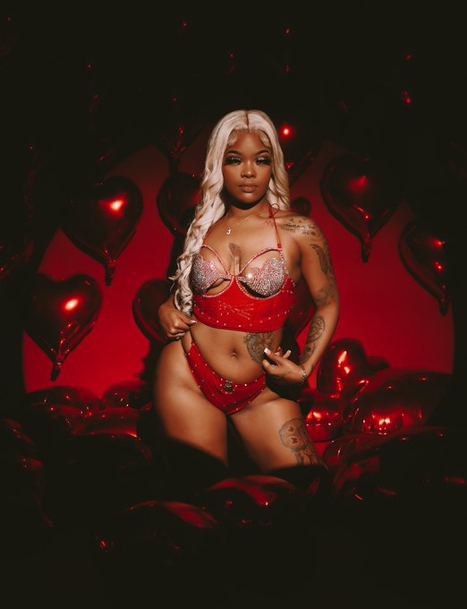 Fine as wine🍷 One of a Kind.. 🤩 Can you be mine ?&hearts;️ https://t.co/MsNtKmoPJW