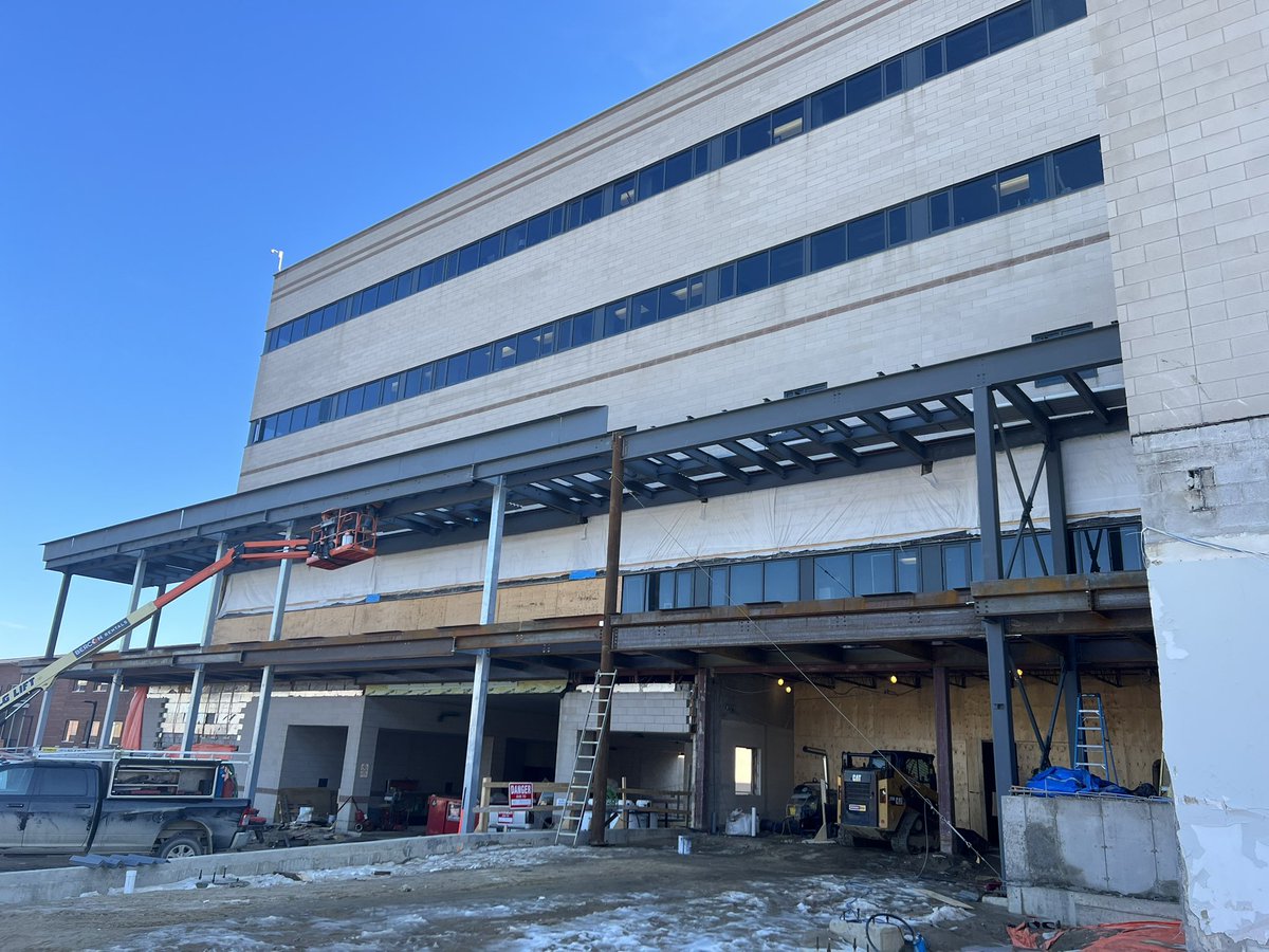 LaurierMusic's tweet photo. Blue skies as the steel rises!
#MakingSpaceforMusic https://t.co/nlhkX34ubM
