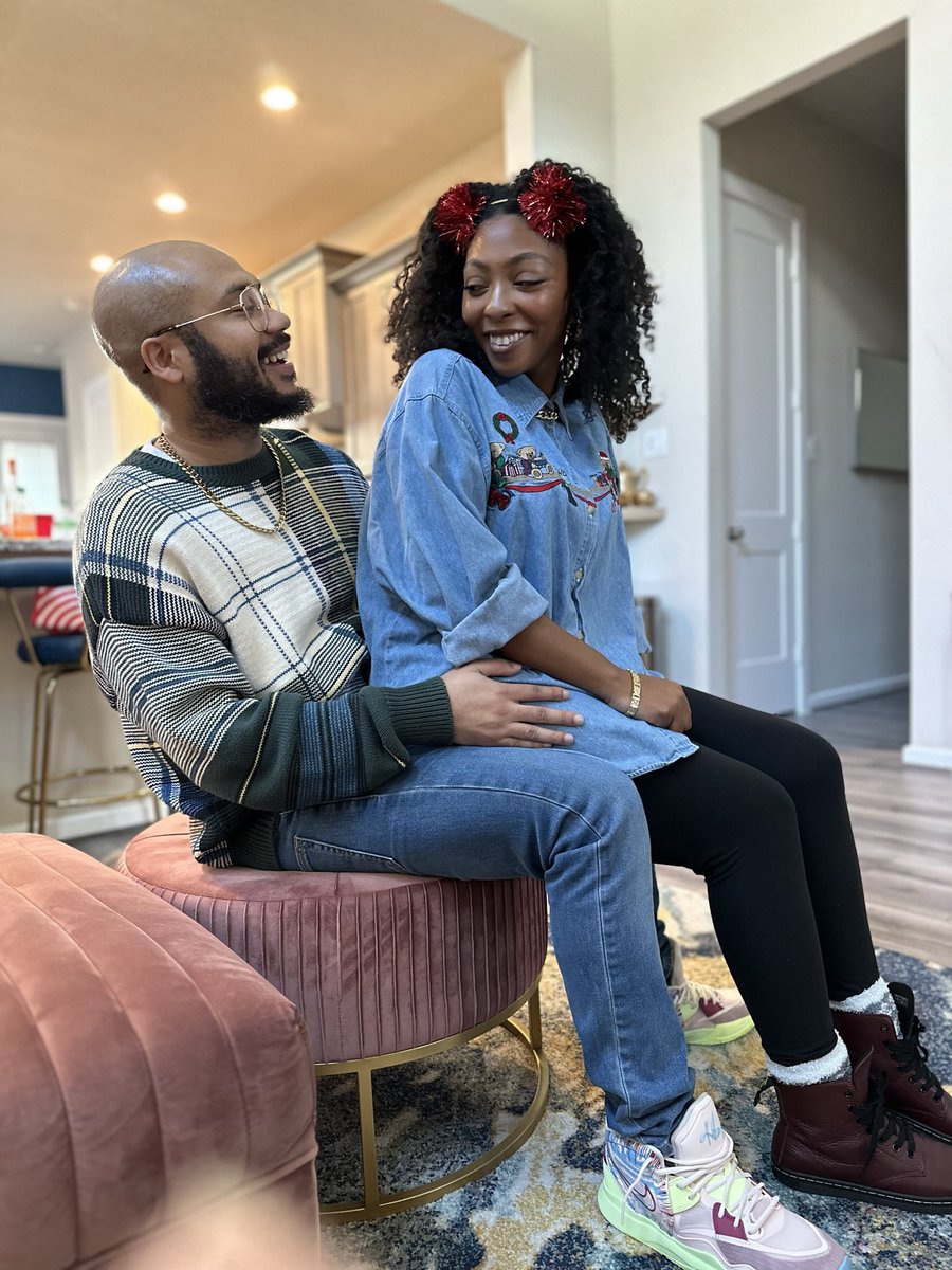 Happy Valentine’s Day to the love of my life. You are miraculous. I pray your #TaylorTuesday be filled with joy, laughter, and peace. I love you. 

#HouseSchex
#LoveThyQueen 
#TaykingAChance ❤️🖤