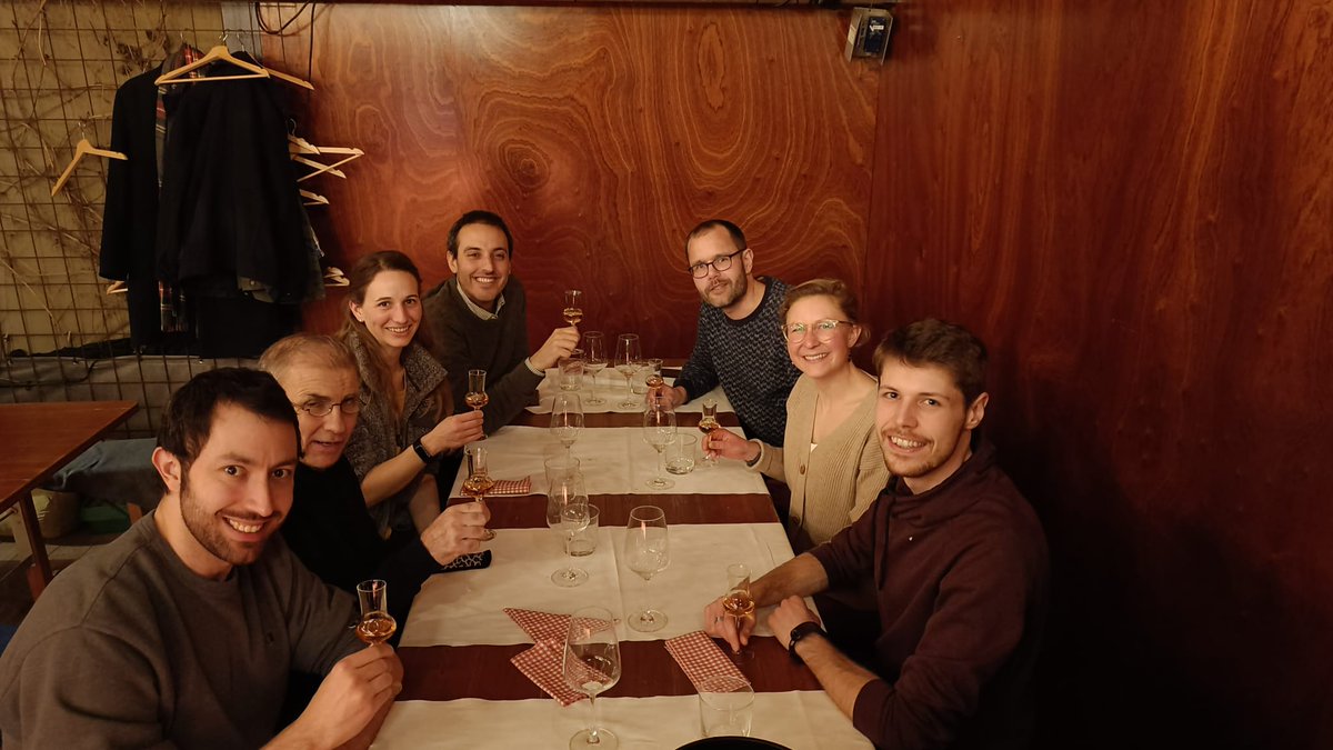 After an intense work day, we are celebrating that <a href="/MonikaEgerer/">Monika Egerer</a> is in Zürich finally! Join tomorrow for the Biodiversity seminar at <a href="/WSLbiodiversity/">WSL Biodiversity Center</a>

@ValentinEcology