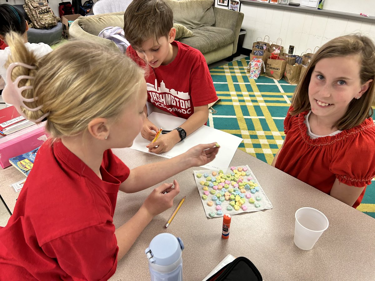 OCETRACK1FIFTH's tweet photo. Lots of fun today for #iheartmathandscience @OliveChapelElem @Indyandharperap https://t.co/4JQHScAqVb