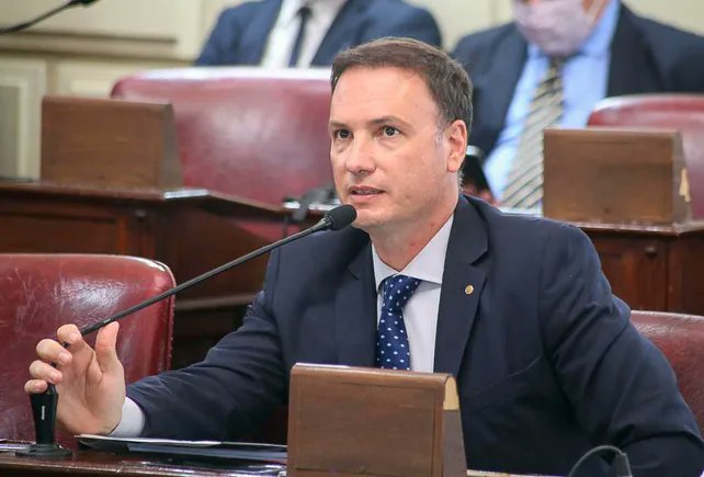 #AHORA
#EntrevistaExclusiva 
Dialogamos con el Senador provincial <a href="/lisandroenrico/">Lisandro Enrico.</a>, quien fue amenazado de muerte en las últimas horas.
¡ESCUCHALO EN: solplay915.com.ar!
#SolPlay915 #UDP