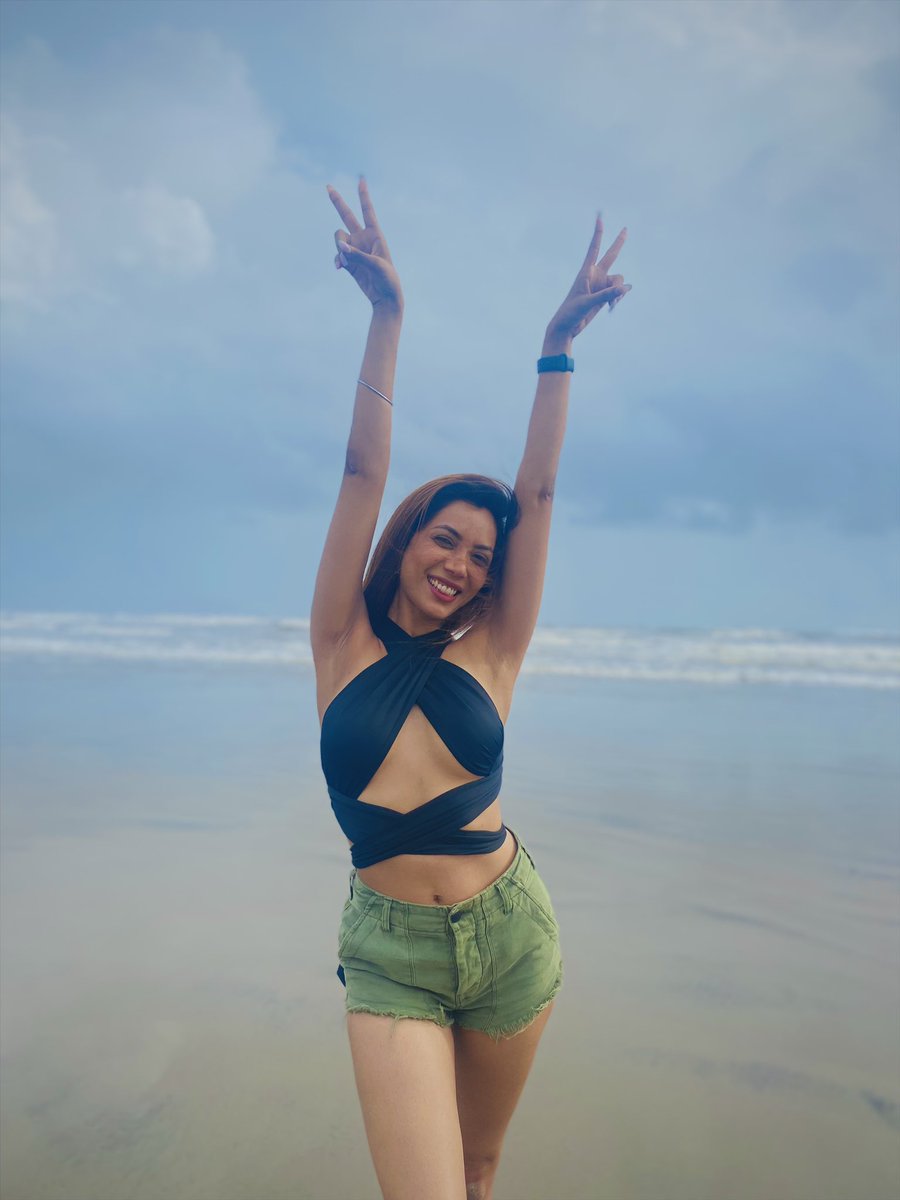 KratikaSRajput's tweet photo. Go where you feel more alive🌊

#ValentinesDay #TrendingNow #Trending #explore #Twitter #kratikasinghrajput #beach #FYP #viral #Virgo #missindia https://t.co/BJCbwXtyR9