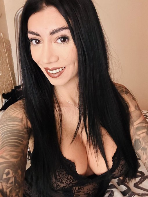 Happy Valentine&rsquo;s Day! I&rsquo;m online on https://t.co/fBFNVCBaRV https://t.co/1GtKcSrkCD