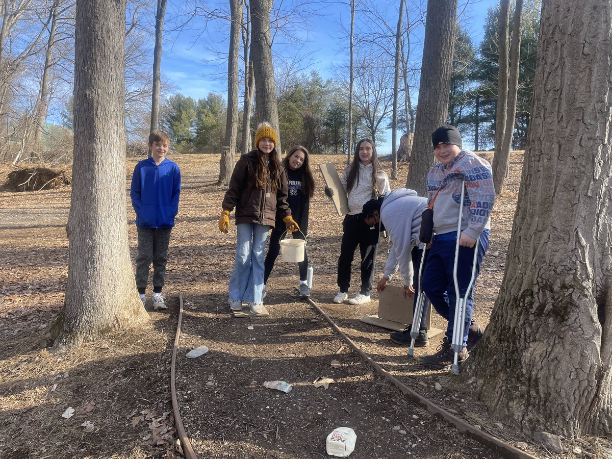 CCPS_ODS's tweet photo. SMS week 3: Developing teamwork skills as they solve environmental problems in the confidence course challenges. 
#ODSchangetheworld https://t.co/1nhktRWnLO