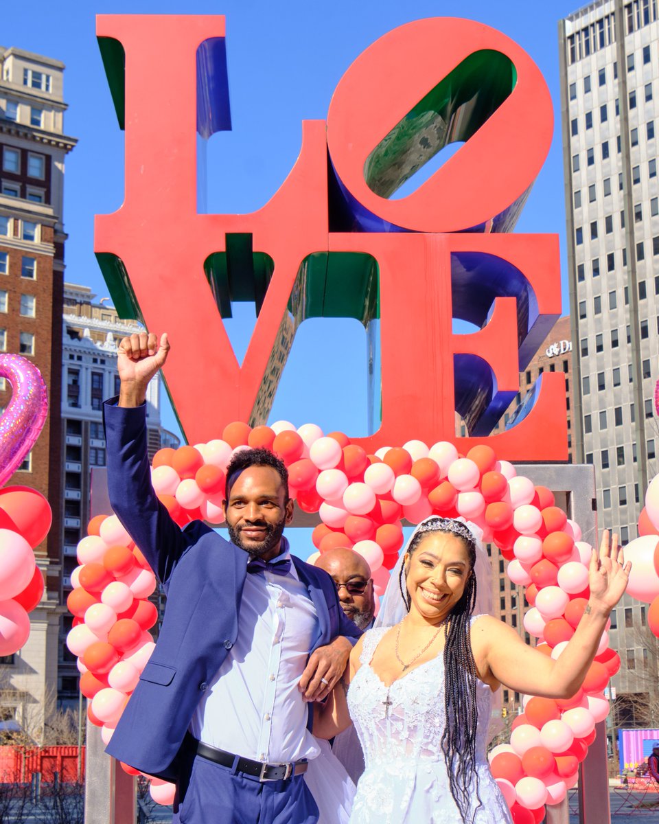 PhilaParkandRec's tweet photo. Congratulations to all of the couples who exchanged vows in @loveparkphilly today! We ❤️ LOVE!

You can get married in LOVE Park too! Head here for details: https://t.co/J4vIGIDdPg https://t.co/WnZYDqdEAs