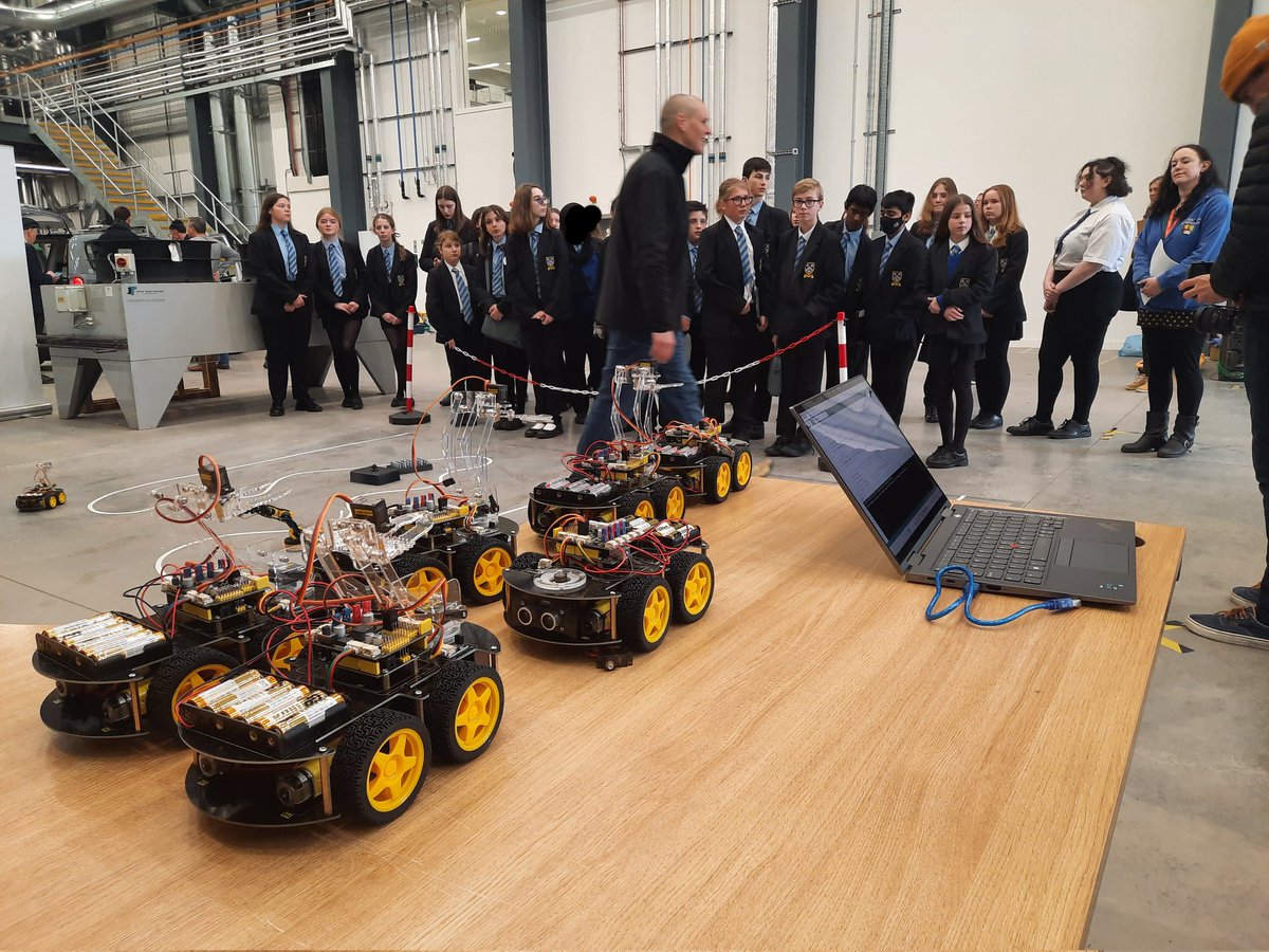 BishopChalComp's tweet photo. Today, our KS3 students had an amazing experience coding robots and see the real-life applications of using robots at one of the University of Birmingham's robotic labs. #BCComputing #Robotic @raisingrobots @BishopChalloner @BirminghamU https://t.co/RK2pTcKxlY