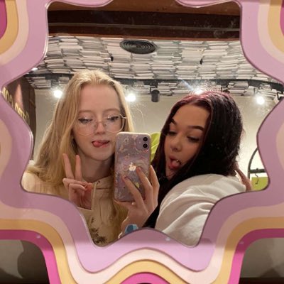 liabooth4's tweet photo. #NewProfilePic https://t.co/F41lix9EP5