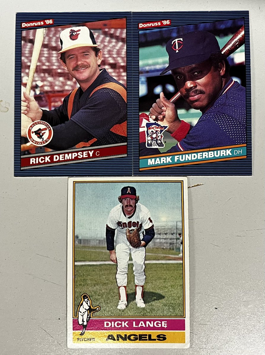 Oregarus's tweet photo. Because these sets don’t build themselves I made a 2ndtrip to the mailbox &amp; found another #Mailday cache! This trip yields #1969Topps and other goodies from @VintageRay13. Love my #HobbyFamily. The others a return from #tcdb er fordwaters. Always a good trade. #SetBuilding #Topps https://t.co/28oTwcoTdN