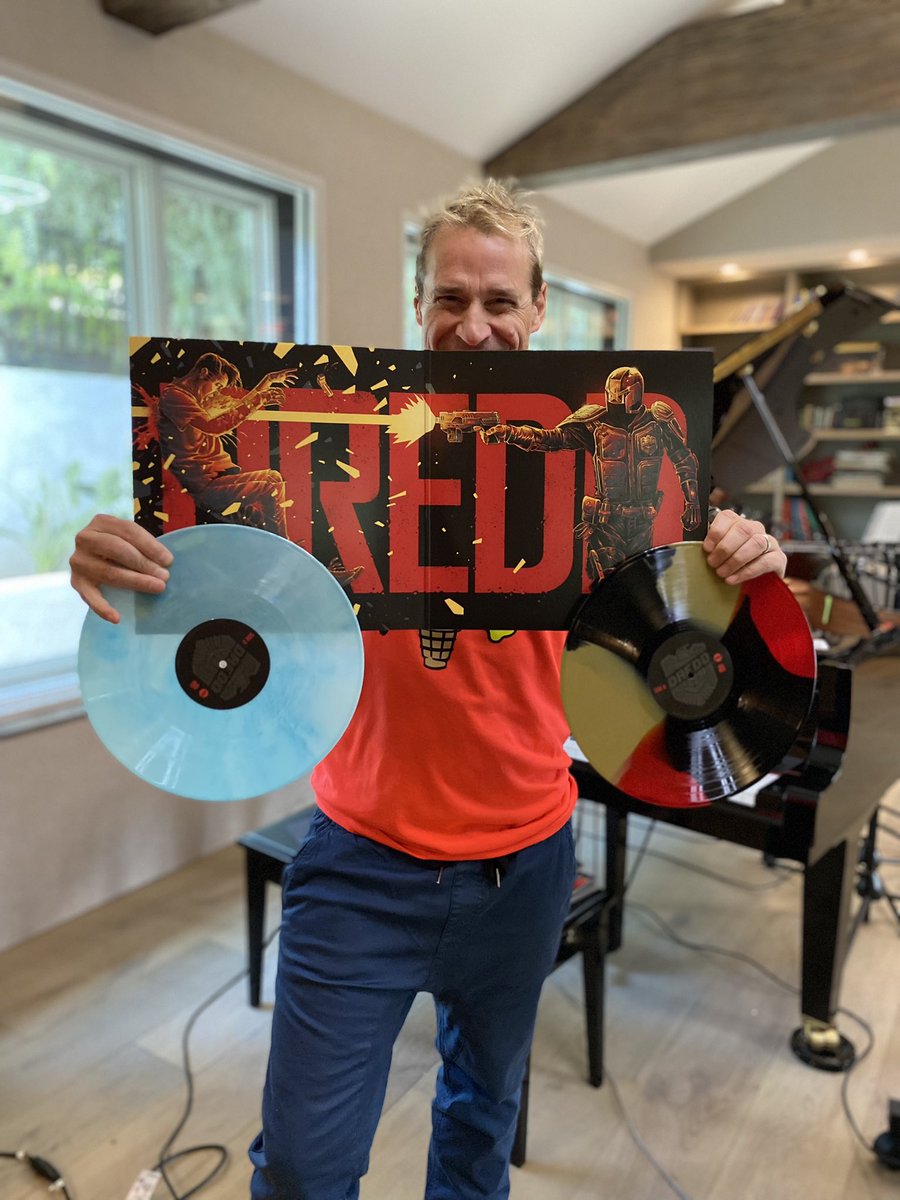 PaulLeonardMorg's tweet image. It’s here. And it’s glorious.  #dredd @MondoDeathWaltz @2000AD