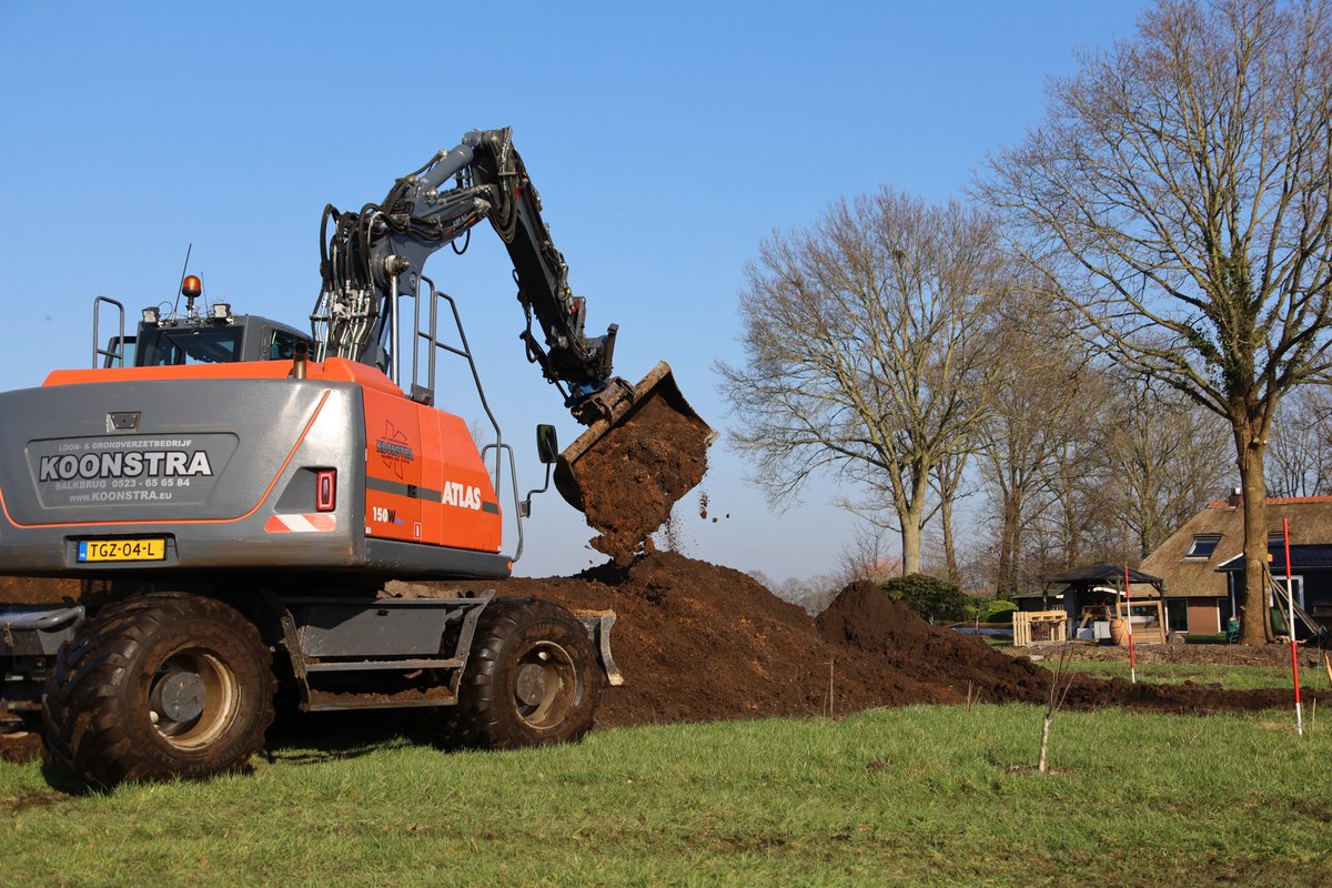 Koonstra_eu's tweet photo. Koonstra, Loonbedrijf Koonstra aanleg natuurlijke vijver.
#aanlegnatuurlijkevijver #natuurlijkevijver #vijver #grondwerk #Koonstra #Loonbedrijf #Grondverzet #natuurvijver #aanleg https://t.co/n1FYKuECOk