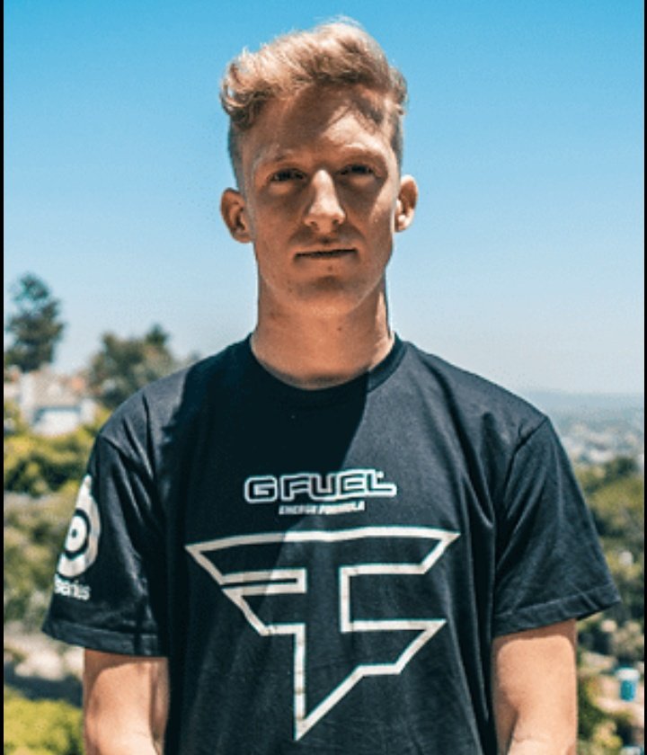 Pocos sabrán quien es. Pero hubo un tiempo de mi vida en que solo me quería parecer a él.