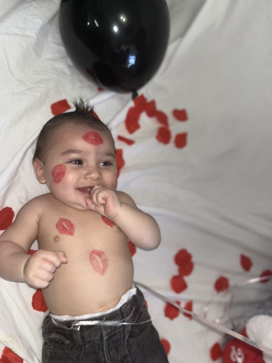 𝐿𝑎𝑢𝑟𝑒𝑛𝑐𝑒’𝑠 𝑓𝑖𝑟𝑠𝑡 𝑣𝑑𝑎𝑦 💌