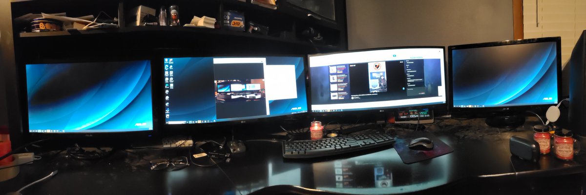 Techgeek564's tweet image. Having 4 screens for 1 computer is nice. Wonder why I didn't do this sooner. I am liking this. #newbuild #customcomputer #systembuilders #windows #AMD #asus  #fourscreens