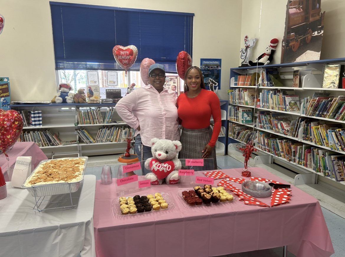LatoyaP1913's tweet photo. The POWER of LOVE & KINDNESS❤️
@slevikings
@MDCPSNorth
@MDCPS!
#LoveandKindnessDay
#ServingSweets https://t.co/ItdjFmCiab