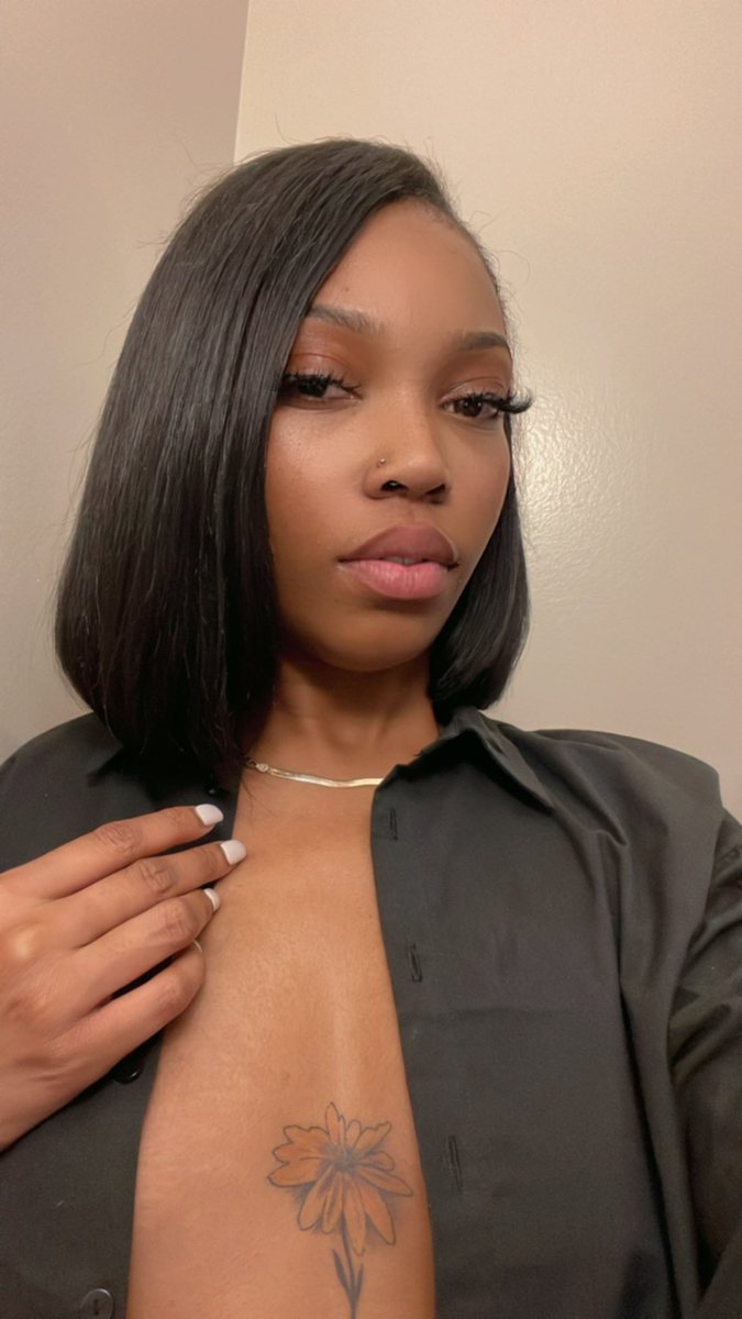 africaaaa_'s tweet photo. in ha mood 🥰 https://t.co/gVuvAzYdFG