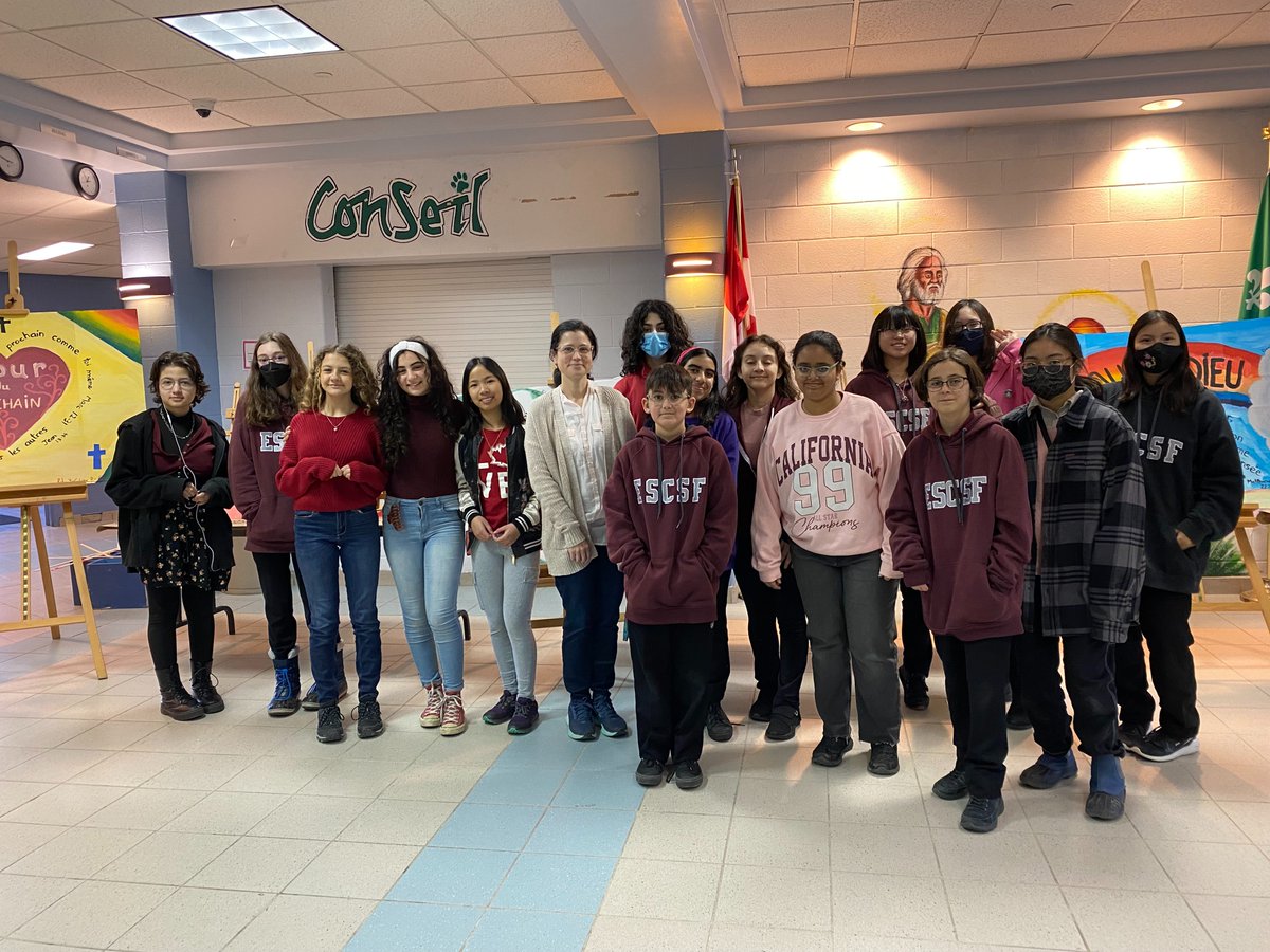 Les élèves du Club d’Art des Cléments de Mme Barbier 7e et 8e et du Club de la pastorale de Mr Nkusi ont fait une exposition en ce jour de St Valentin. 
Le thème est l’Amour de Dieu , l’Amour du prochain, l’Amour de la famille et l’Amour de soi. 
Bonne St Valentin Ste Famille. ❤️