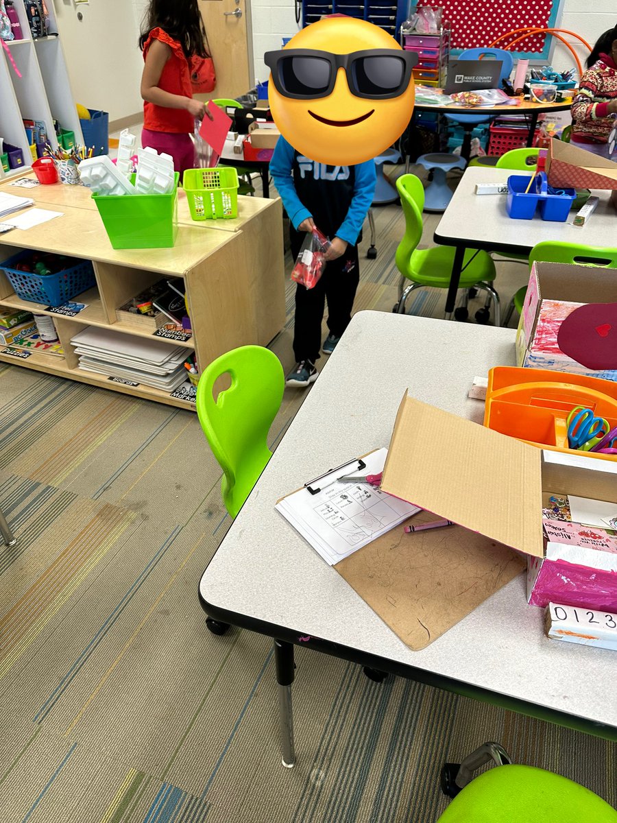 Kelly Dickerson tweet media