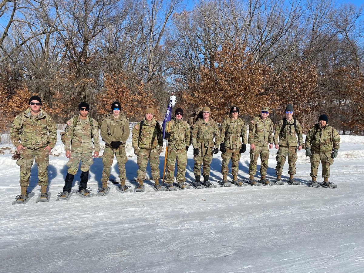 407thB's tweet image. Bravo Company, 407 Civil Affairs Battalion getting in some Cold Weather Survival Training around Arden Hills, MN. #weareCivilAffairs #407CABN