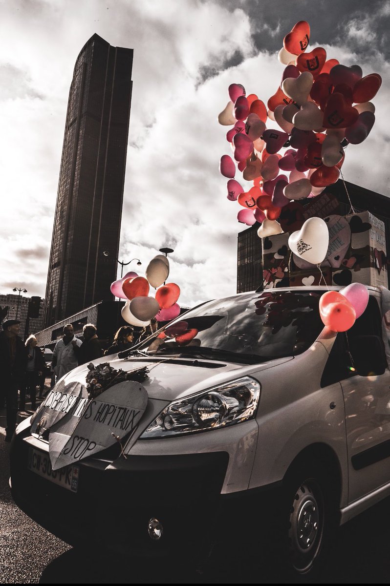 Février 2020 : Le Collectif Inter-Urgences déclarait son amour à l’hôpital public. Depuis, les milliers de victimes de vos politiques mortifères vous remercient de garder le cap @gouvernementFR @EmmanuelMacron @Elisabeth_Borne @olivierveran @FrcsBraun @Sante_Gouv