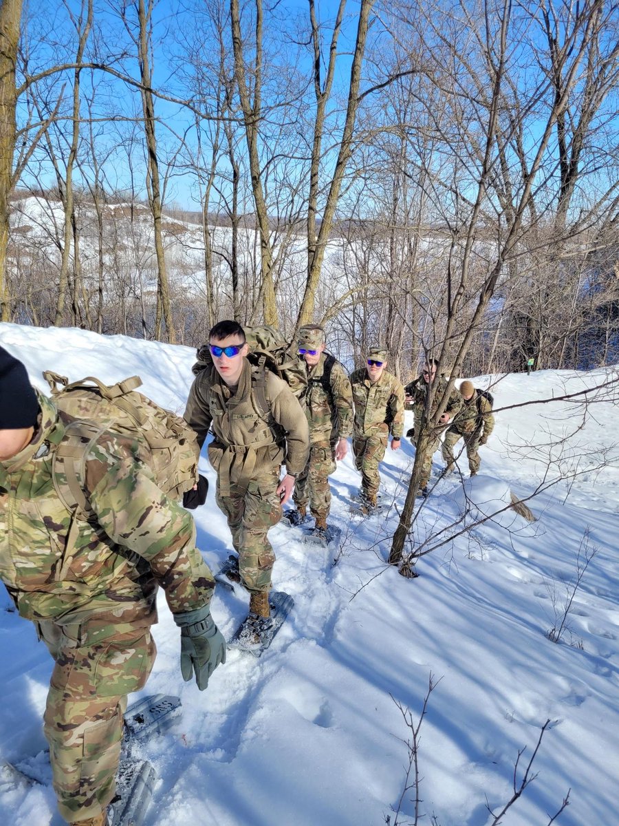407thB's tweet image. Bravo Company, 407 Civil Affairs Battalion getting in some Cold Weather Survival Training around Arden Hills, MN. #weareCivilAffairs #407CABN