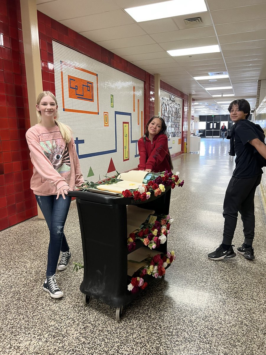 MsDentonCMS's tweet photo. #CMSBRILLA and #CMSAVID - with the incredible generosity of Janda’s Florist - organized a Flower Gram Valentine celebration for the students of @CockeysvilleMS Happy Valentine’s Day Cougar Family. ❤️🌸 Need a floral arrangement? Janda’s is where to go! #cockeysvillecommunity https://t.co/rMrVLNliSh