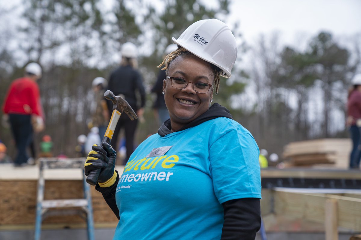 AtlantaHabitat's tweet image. This past weekend we raised the walls (roof coming soon) at our party celebrating Atlanta Habitat's 40th Anniversary! THREE homes are one step closer to dedication day thanks to the hard work of our #FutureHomeowners, @ClarkHoward and his team of volunteers! #BuiltToThrive
