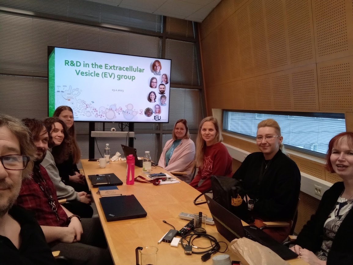 Pia Siljander (@3prms3) on Twitter photo #EVian friendships 😍
<a href="/ASEV_Austria/">ASEV - Austrian Society for Extracellular Vesicles</a> President with #MOVE ESR JohannesOesterreicher visiting <a href="/EVgroupUH/">EV group</a> <a href="/MIBS_Helsinki/">@MIBS-Helsinki</a> <a href="/BioEnvHelsinki/">BioEnvHelsinki</a>
It so good to talk and share! #EVian friendships 😍
<a href="/ASEV_Austria/">ASEV - Austrian Society for Extracellular Vesicles</a> President with #MOVE ESR JohannesOesterreicher visiting <a href="/EVgroupUH/">EV group</a> <a href="/MIBS_Helsinki/">@MIBS-Helsinki</a> <a href="/BioEnvHelsinki/">BioEnvHelsinki</a>
It so good to talk and share!