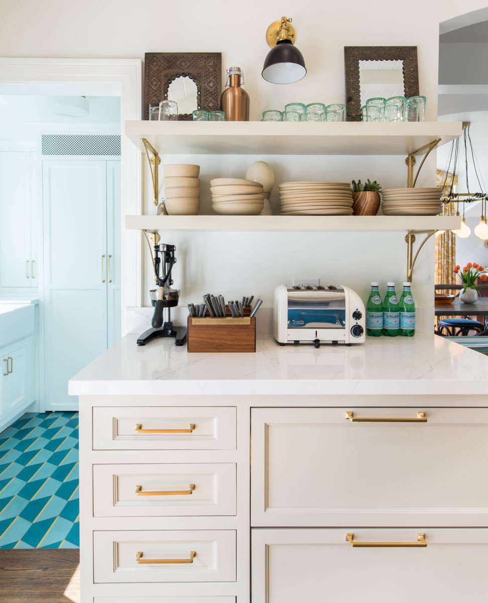 hgtv's tweet photo. What is your state's most popular design trend? 🤔

Do you know the country's favorite design trend? Or, the ✨one✨ state that loves rustic design? 🤩

Head to https://t.co/lXsSuIxK3v to find out the country's favorite design trend. #HGTVDesign https://t.co/M7opDKuMyd