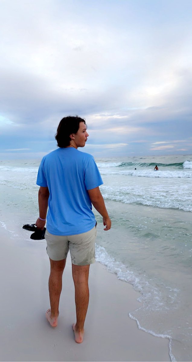 happy valentines day to my person. you are the most amazing person and deserve the world. im so proud of you!!