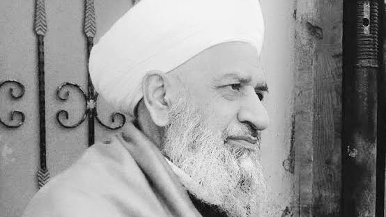 “Önümüzdeki zamanlarda büyük musibetler olacak. Namazlarınızda ‘Duha’ ve ‘İnşirah’ sûrelerini okuyun. Bu sûrelerde darlığın ardından gelecek olan ferahlığın müjdeleri vardır.”

Abdulgani El-Haznevî (k.s.)
#mesayihikiram #kelamıkibar