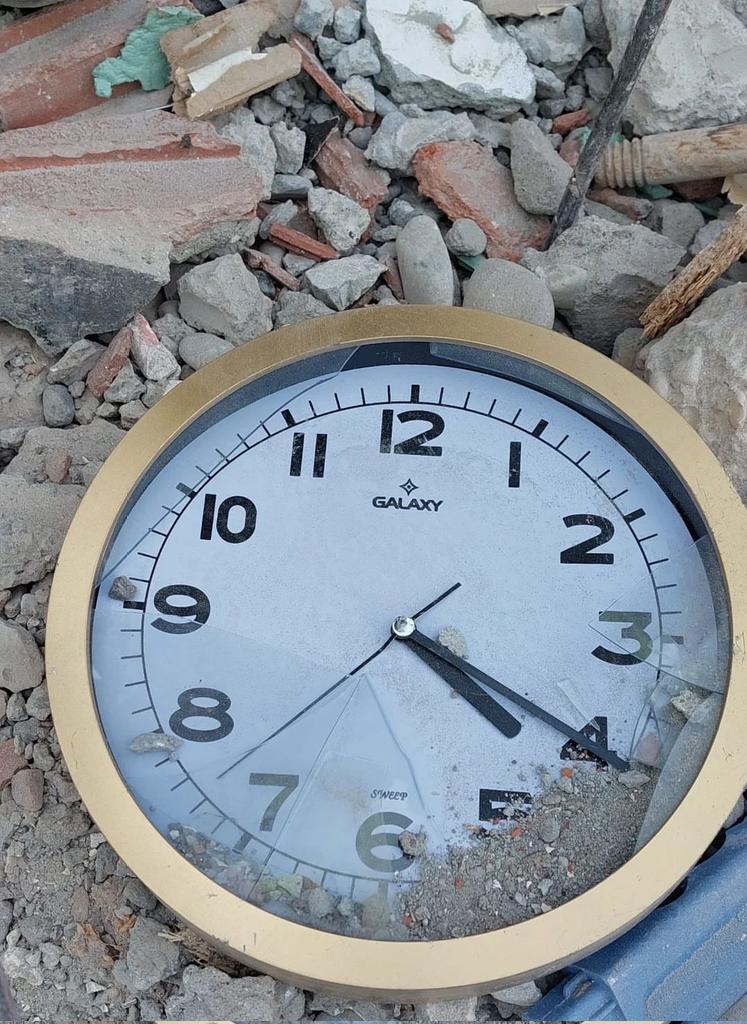 Saatte tam o anda kalmış 06.02.2023 ..