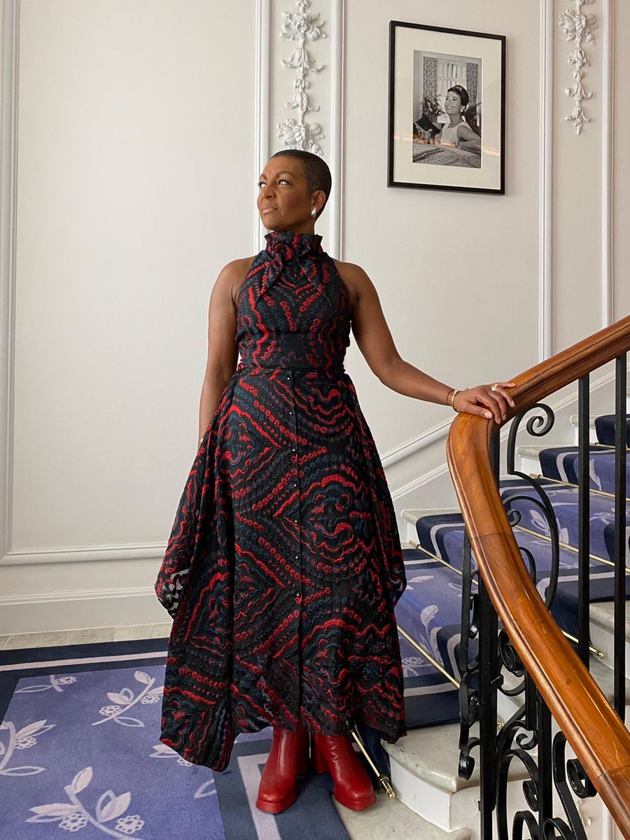 andoh_adjoa's tweet photo. Thrilled to be a part of the announcement of the May 4th arrival of Queen Charlotte: A Bridgerton Story, decked out in this suitably fabulous ⁦@RolandMouret⁩ creation😍 #Queencharlotteabridgertonstory https://t.co/tePbJkRswM