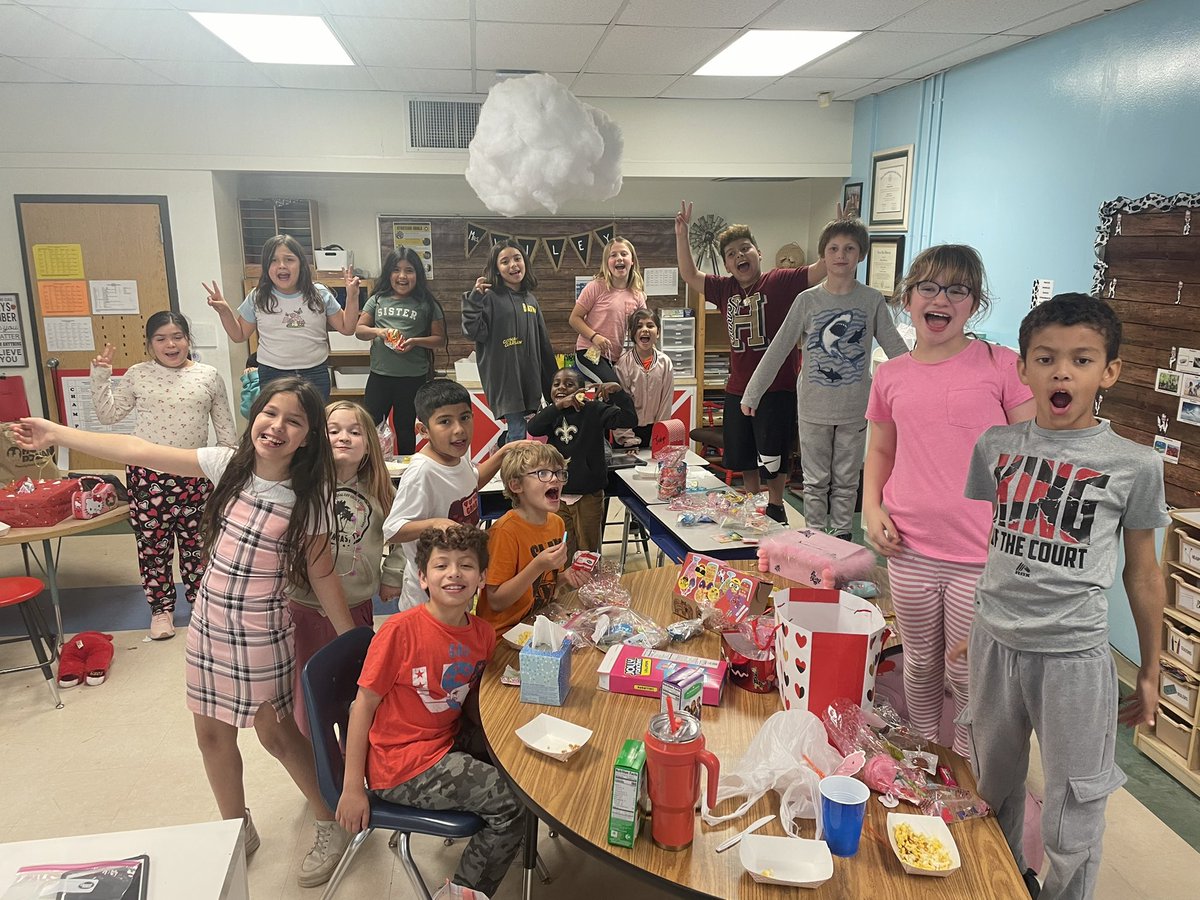 Valentines party vibes. So. Much. Sugar. <a href="/McQueeneyESISD/">McQueeney Elementary</a> <a href="/SeguinISD/">Seguin ISD</a>