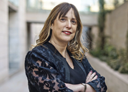 oyarzomigue's tweet photo. Ella es  Karen Thal, Directora AFP Cuprum, la misma que envió cartas desinformando sobre la Reforma Previsional. Acaba de ser incorporada como Directora de Cadem, con el propósito de defender las AFP mediante encuestas malintencionadas de 700 personas y manipulación @Cadem_cl https://t.co/1Yao9xT0ZB