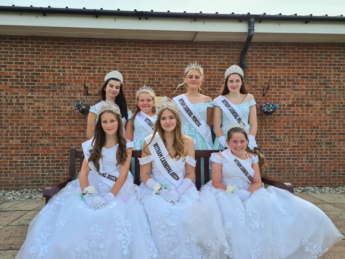 WithamCarnival's tweet photo. The 2022 Court's first carnival in Kent at Deal.

The girls had a long day but enjoyed every minute of it from meeting all the new Kent girls to performing their curtsey for the first time.

Well done girls 

1st place Float &amp; Rosebud 
2nd place Jnr Princess Pairs &amp; Snr Court https://t.co/w6uiQ3M2oq