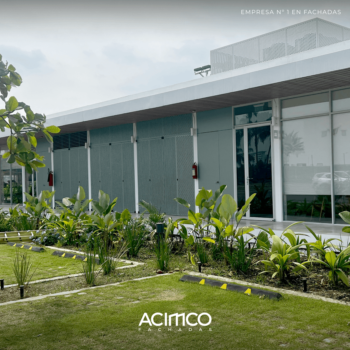 AcimcoEcuador's tweet photo. ¡Estamos emocionados de compartir con ustedes este moderno e innovador proyecto en la isla de Mocoli! 

¡No pueden perdérselo!

Diseño y planificación: @urlostudio
Construcción: Hidalgo e Hidalgo
Lugar: Isla Mocolí, Guayaquil
Producto: @stacbond Jade Green STB-410 https://t.co/h6shQAqQ5n