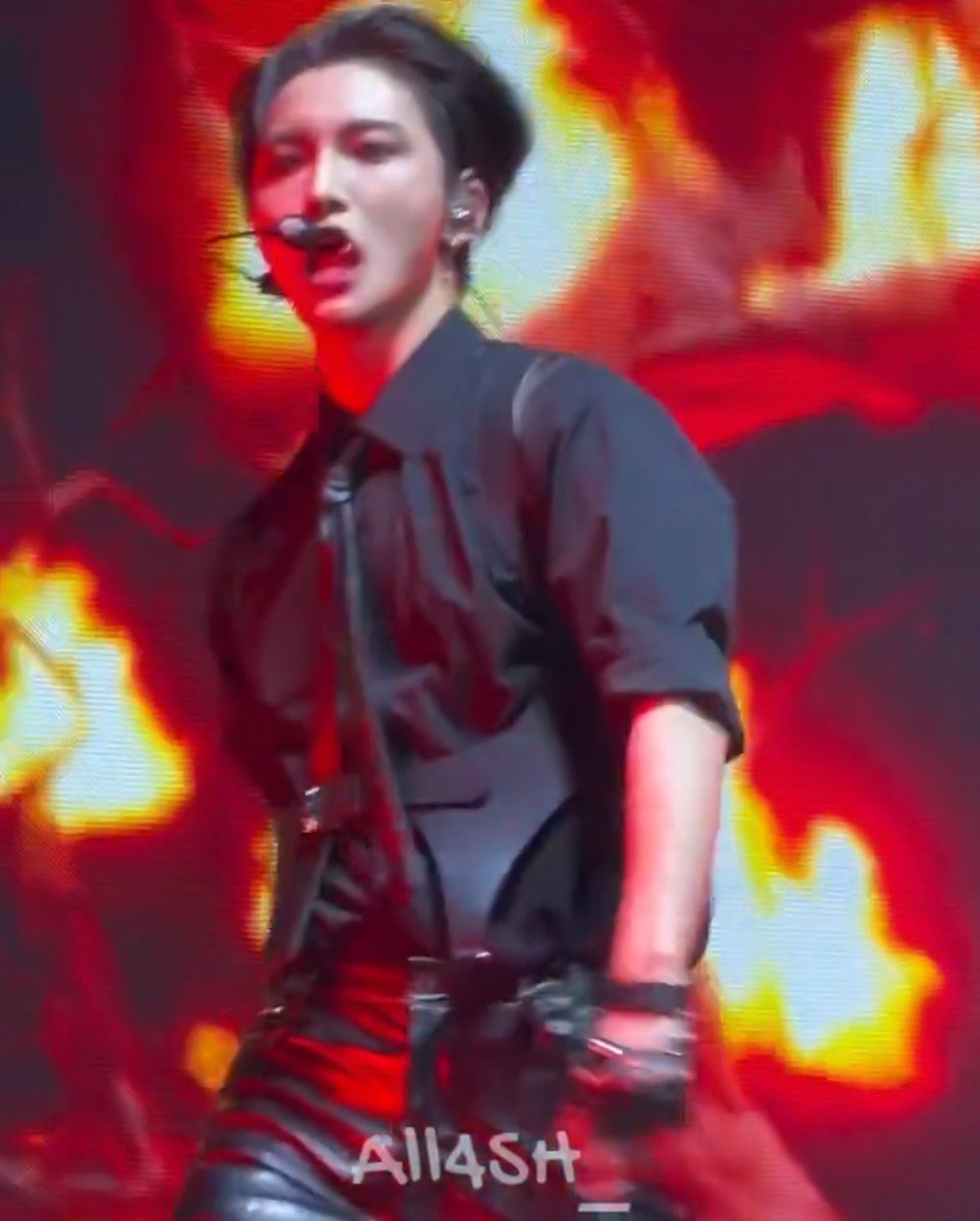 rockstarphwa's tweet photo. that was so hot of him https://t.co/JMYGmYDww4