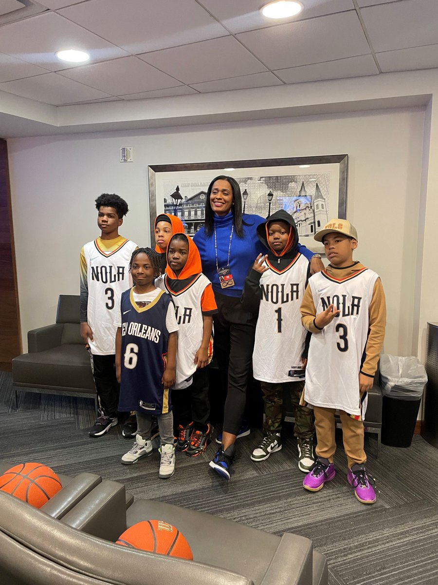PelicansNBA's tweet photo. 🏀 @CoxComm hosted youth from Thrive Nola at a #Pelicans game last week! 

Everyone was surprised with autograph merchandise, a motivational talk from @SwinCash, and the group met some of the players! https://t.co/Rvf0ptKgNX
