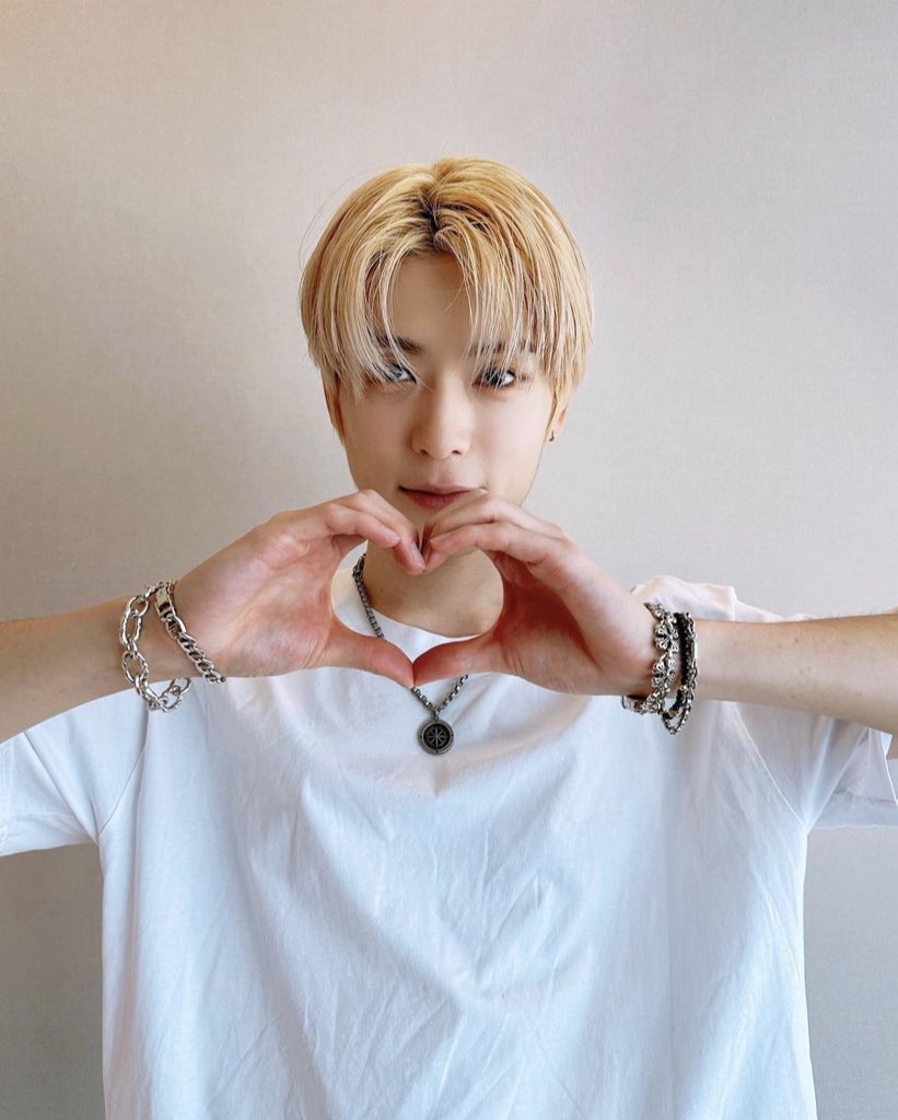 catboysuh's tweet image. ☺️ #YUNOwhoseDAYitis