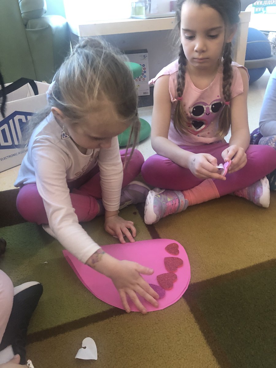 AskariNasim's tweet image. ♥️🧡Today we talked about  #HaveAHeartDay @StAnneOCSB KC! We made a card supporting Have a Heart Day to be mailed to the Prime Minister’s office! #ocsbEquity #ocsbIndigenous @ocsbindigenous @CaringSociety @SpiritBear @Mmethompsonocsb @ChantalRemo