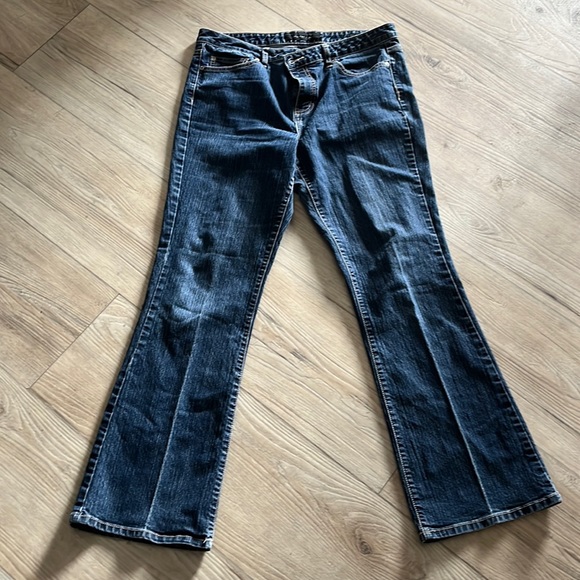 bigmg41's tweet photo. So good I had to share! Check out all the items I'm loving on @Poshmarkapp #poshmark #fashion #style #shopmycloset #7forallmankind #bittenbysarahjessicaparker #calvinkleinjeans: https://t.co/rLaQIXOHCa https://t.co/ePAxE90g1Y